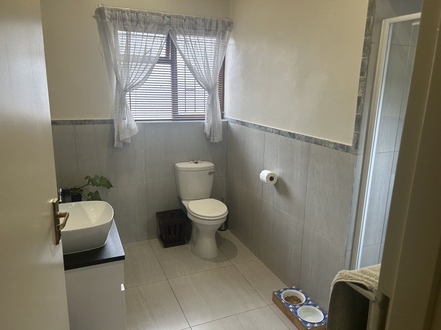 3 Bedroom Property for Sale in Roodeberg Western Cape